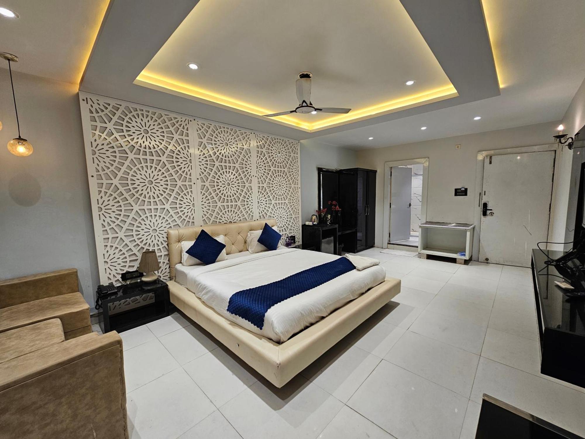 Hotel Mk Vivanta Gwalior Esterno foto