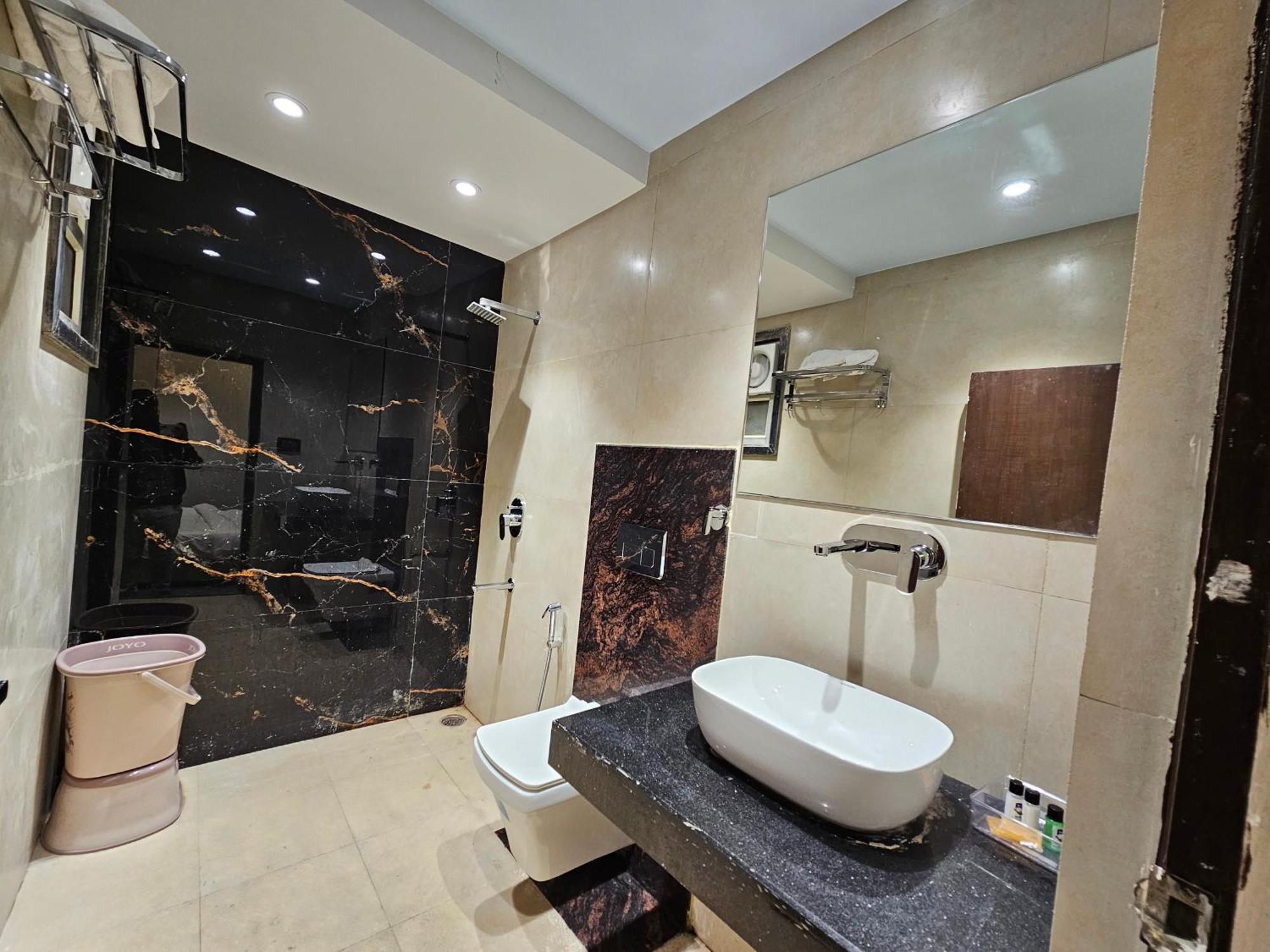 Hotel Mk Vivanta Gwalior Esterno foto