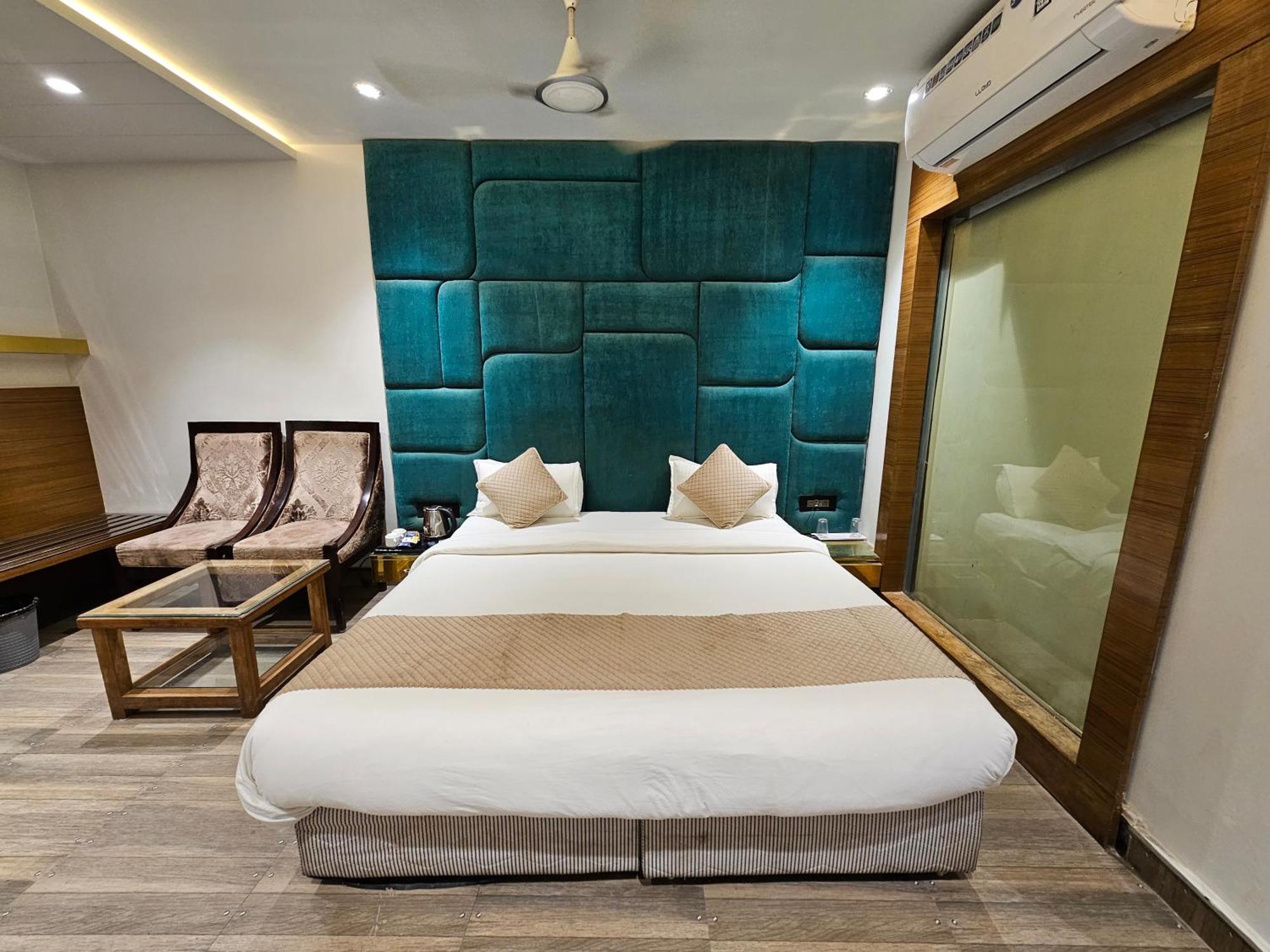 Hotel Mk Vivanta Gwalior Esterno foto