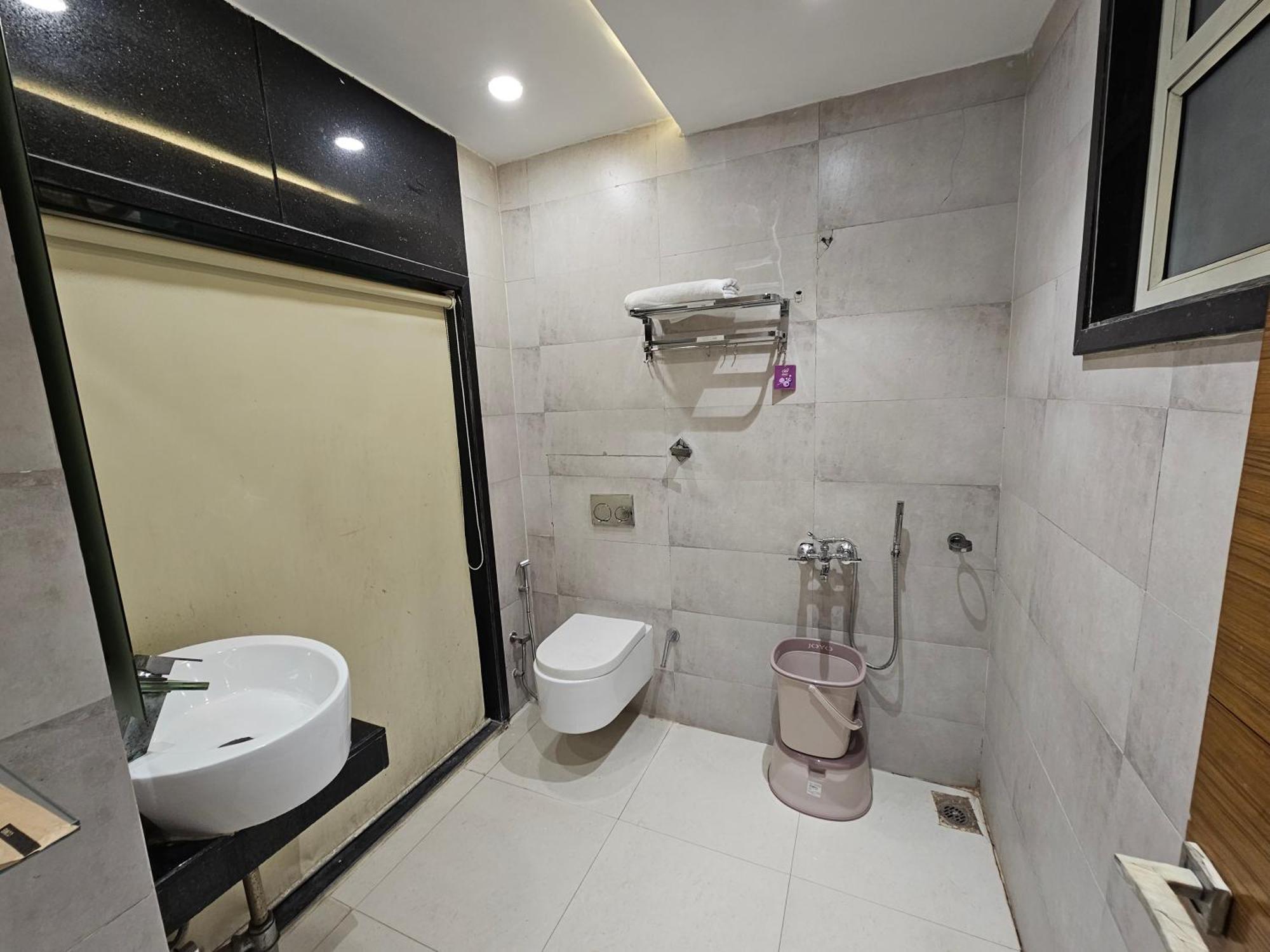 Hotel Mk Vivanta Gwalior Esterno foto